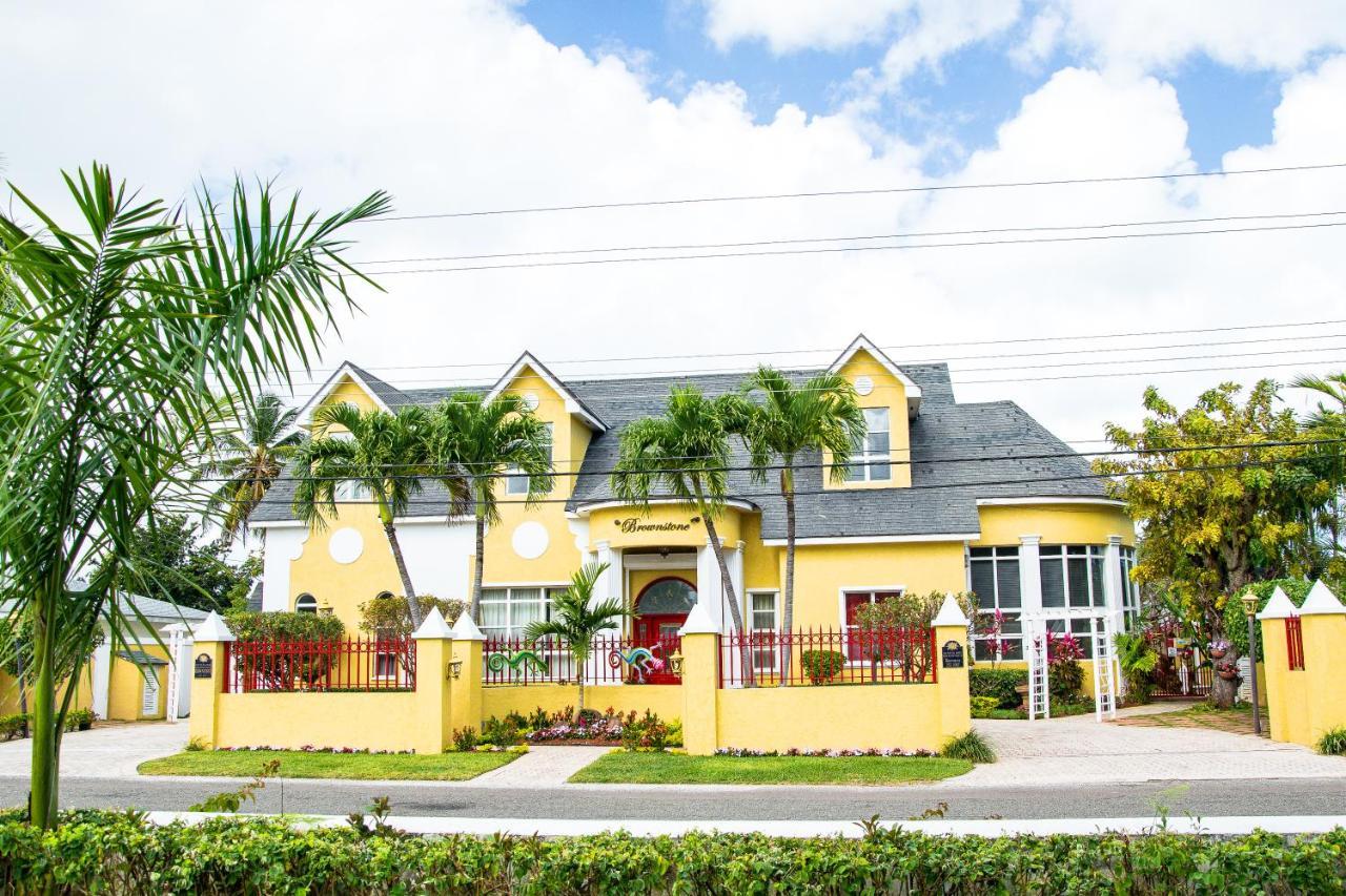 Brownstone Guesthouses Nassau Exterior photo