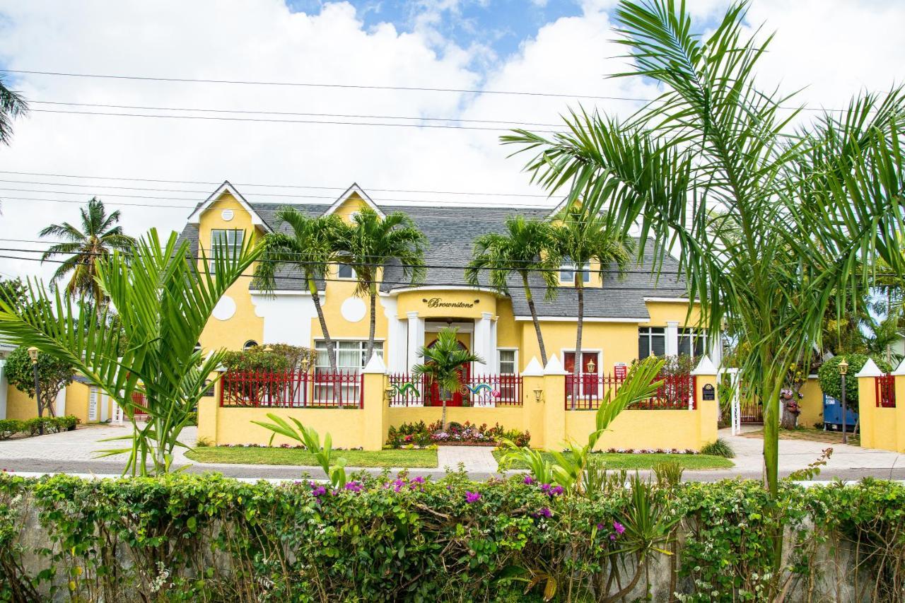 Brownstone Guesthouses Nassau Exterior photo